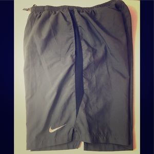 Nike men’s Challenger 7” running short